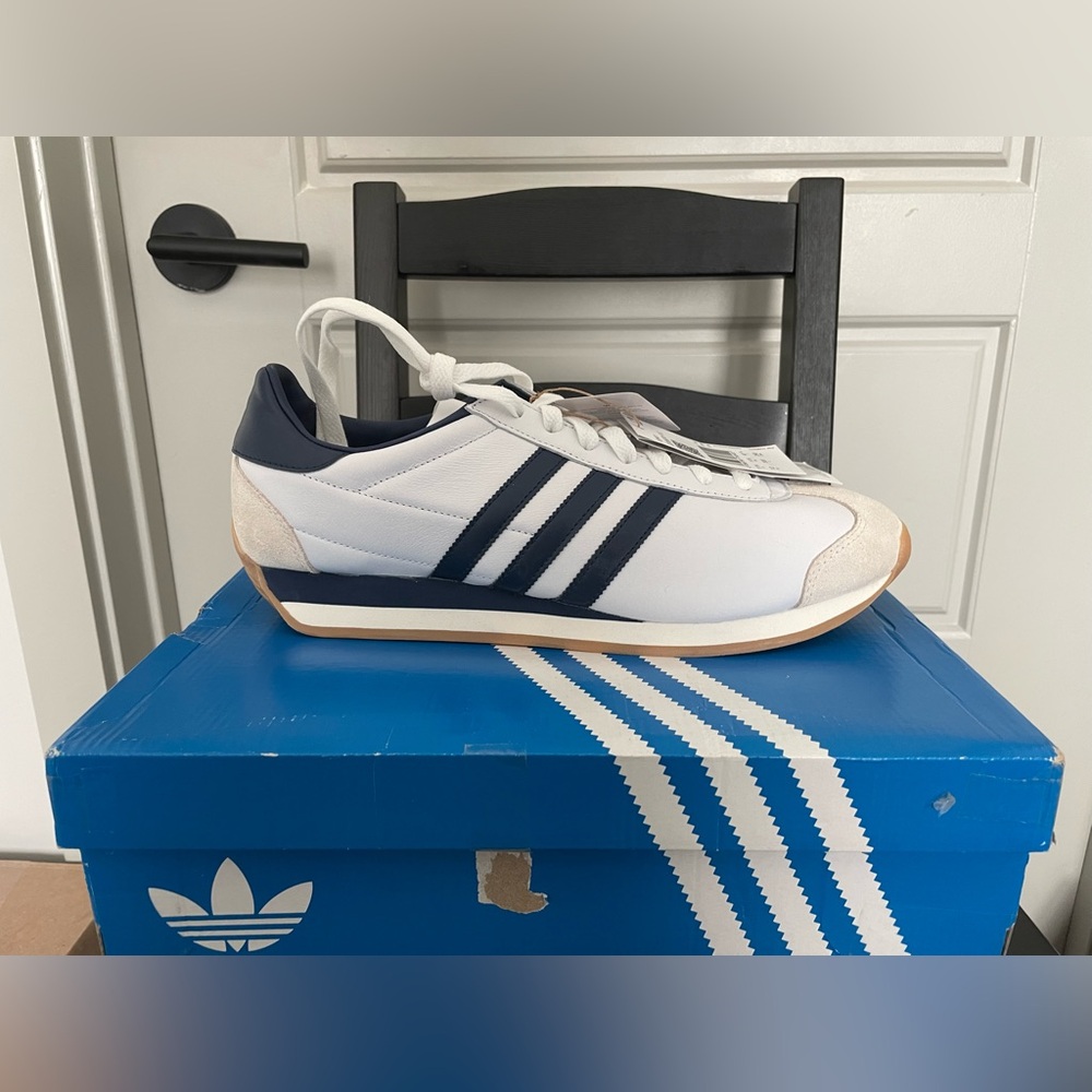 Adidas country og size 12 NIB
